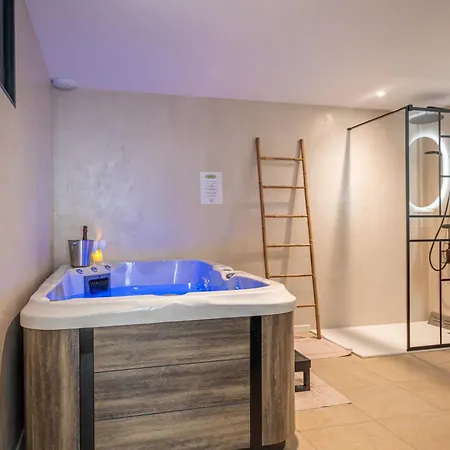 La Grange Clyna - * Parigné-lʼÉvêque